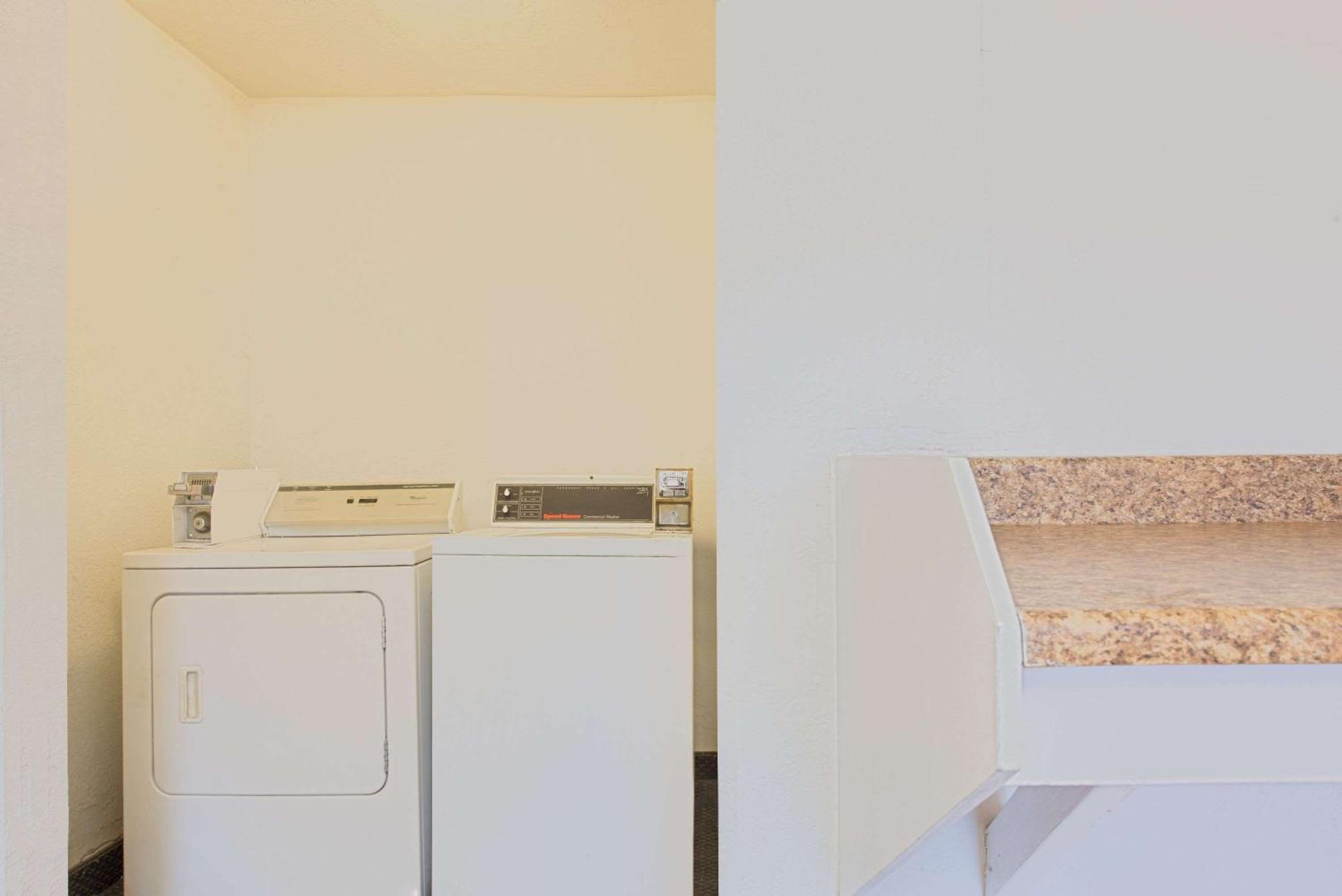 One-Bedroom Suite with 3 Queen Beds, Non-Smoking